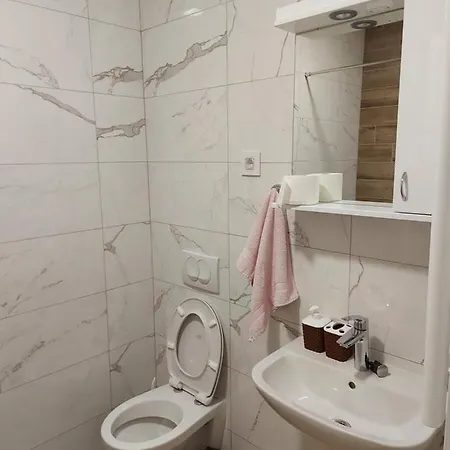 Riverside Ferona With Garage Apartment *