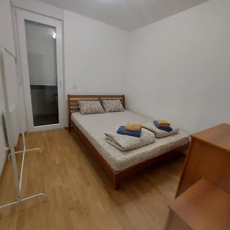 Riverside Ferona With Garage Apartment Novi Sad