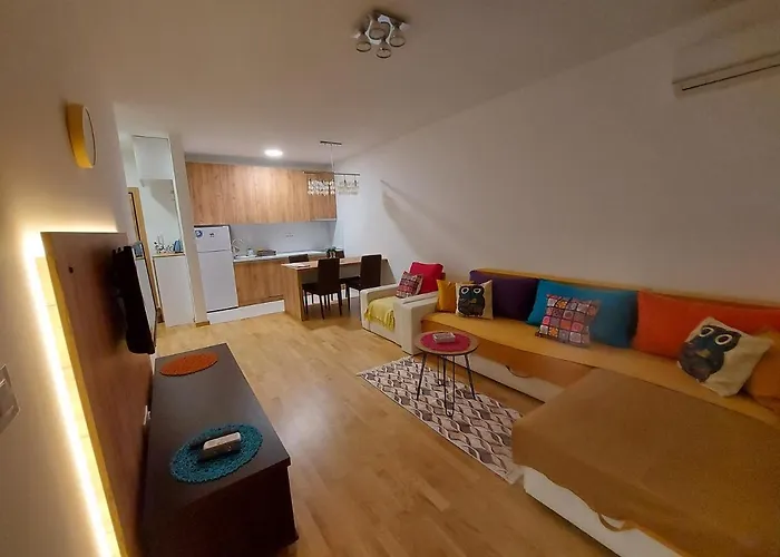 Riverside Ferona With Garage Apartment *