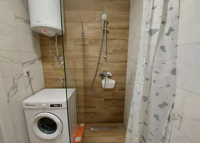 Riverside Ferona With Garage 诺威萨