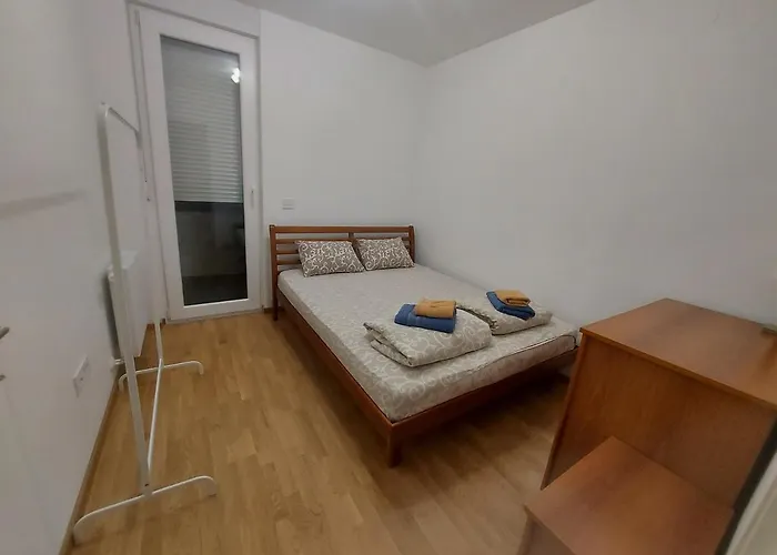 Riverside Ferona With Garage Apartment Novi Sad