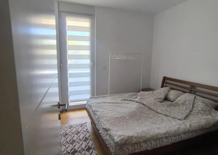 Riverside Ferona With Garage